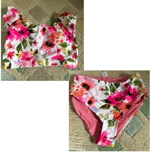 Coral Reef Swimwear Set Mo’orea Top and reversible bottoms size small